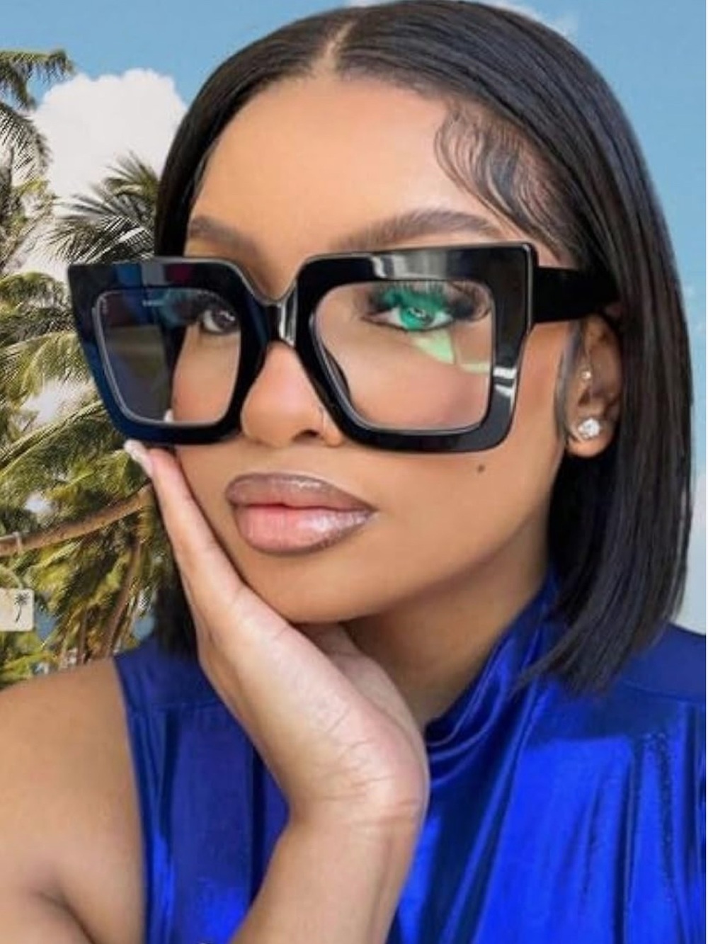 Classic Oversized Square Women's Glasses in Black - Picture 3 of 4